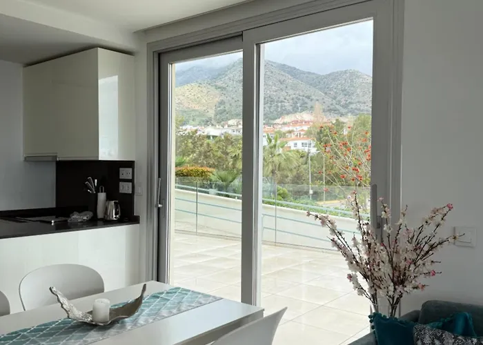 Happy Travel Panoramica * Fuengirola